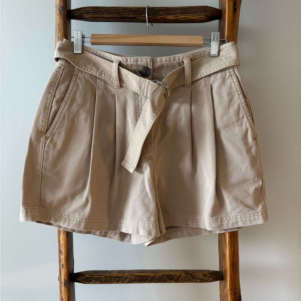 Aritzia The Group Babaton Pleated Tan Shorts, Size 8